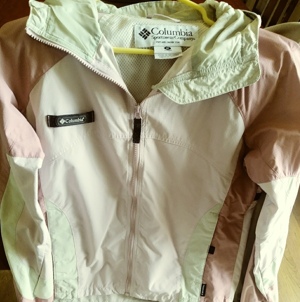 🍁Columbia jacket( packable)size medium.
